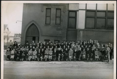 Group photograph on Grant and 5th (ddr-densho-395-60)