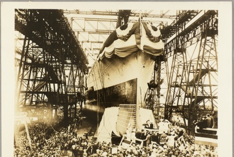 A crowd gathered to celebrate the completion of the USS Washington (ddr-njpa-13-164)