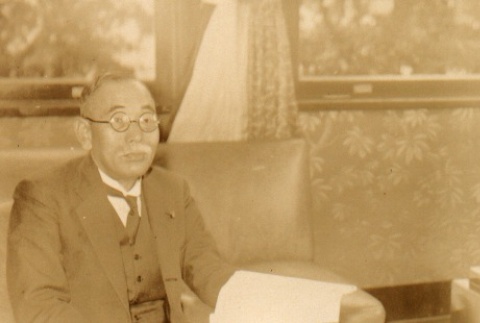 Tsuruhei Matsuno and a man seated at a desk (ddr-njpa-4-877)