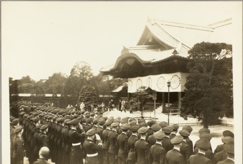 Emden crew members outside Yasukuni Shrine (ddr-njpa-13-941)