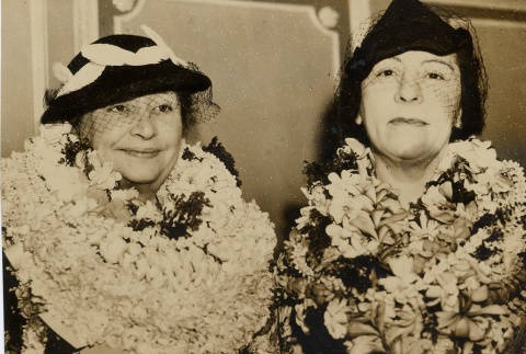 Helen Keller and Polly Thomson arriving in Hawai'i (ddr-njpa-1-750)