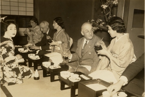The American Economic Mission meeting at the Maple Club (ddr-njpa-1-375)