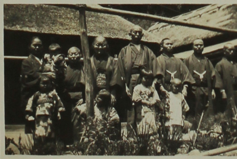 Yoshioka family (ddr-densho-357-661)