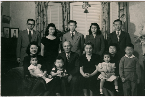 Portrait of the Hidaka Family (ddr-densho-474-129)