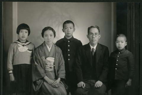 Family portrait (ddr-densho-359-1021)