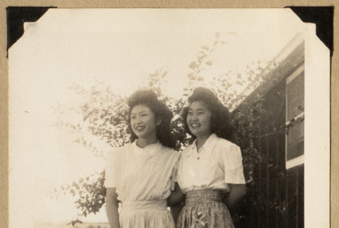 Jackie and Miyo at Rohwer (ddr-densho-542-562)