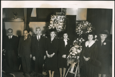 Mourners at the funeral of Fumi Oshima's sister (ddr-densho-395-106)