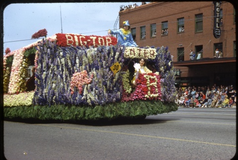 Portland Rose Festival Parade- float 30 