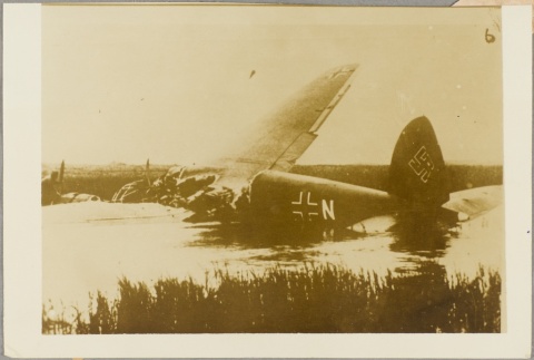 Downed German plane in a ditch (ddr-njpa-13-870)