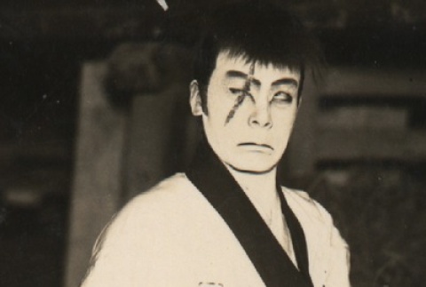 Kabuki actor posing in costume (ddr-njpa-4-1597)