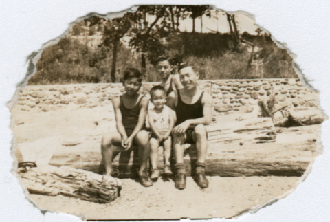 Japanese American family at the beach (ddr-densho-26-62)