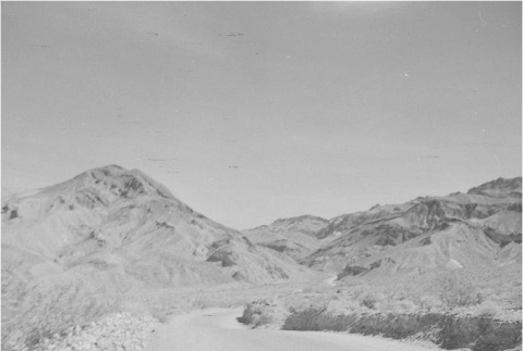 Desert road (ddr-densho-153-298)