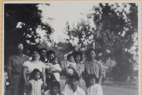 Group of men, women and children (ddr-densho-522-39)