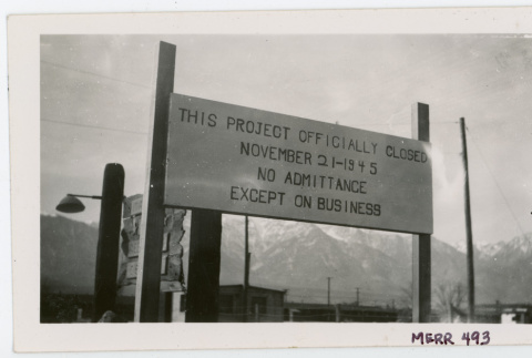 Photograph of the closing sign at Manzanar (ddr-csujad-47-334)