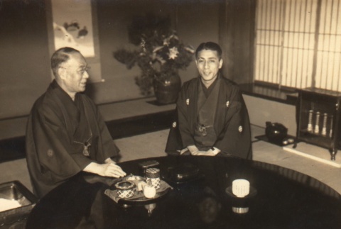 Matsumoto Koshiro VII and his son (ddr-njpa-4-845)