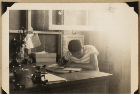 Mabo at work (ddr-densho-542-575)