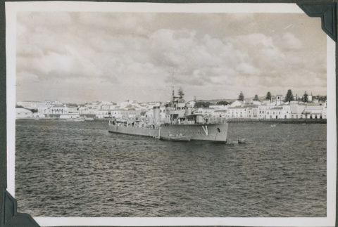 A destroyer with the Azores in the background (ddr-densho-201-828)