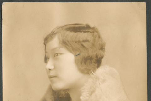 Portrait of woman in fur collar (ddr-densho-316-307)