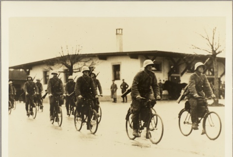 Swiss soldiers riding bicycles (ddr-njpa-13-1097)