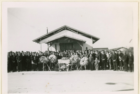 Mourners at Ichishi Hara's funeral (ddr-densho-37-1266)