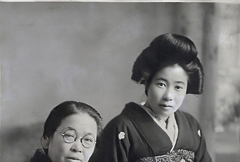 Naka (Miyamoto) Kakutani and Yu (Ishida) Kakutani (ddr-densho-474-153)