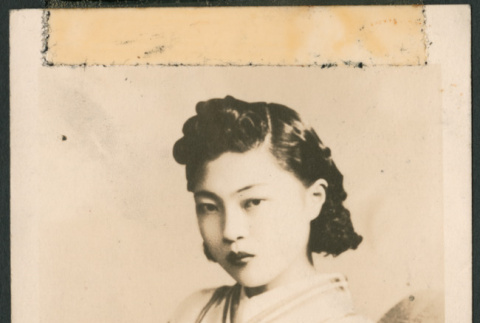 Portrait of a woman in a kimono (ddr-densho-483-1089)