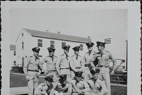 Servicemen at the Radar Observer School (ddr-densho-321-1281)