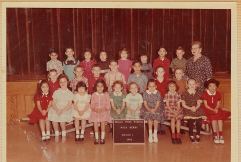 Class photo (ddr-densho-522-625)