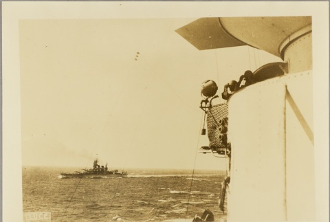 Sailors looking out from the crow's nest of an Italian ship (ddr-njpa-13-757)
