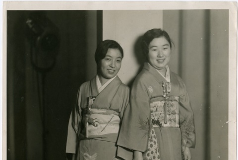 Mae Hara and Rae Yoshioka at World's Fair (ddr-densho-308-5)