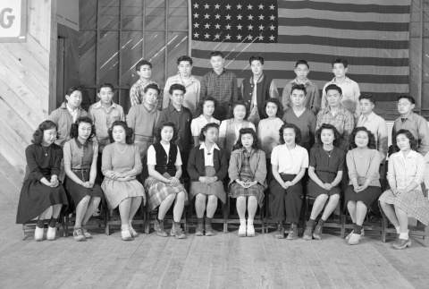 Class photo on the steps of an auditorium (ddr-fom-1-516)