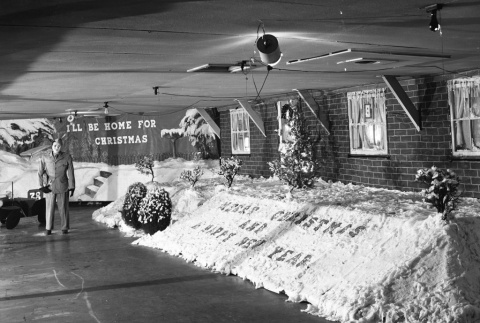 Christmas decorations in an activity hall (ddr-fom-1-54)