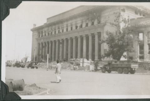 Large building with columns (ddr-ajah-2-693)