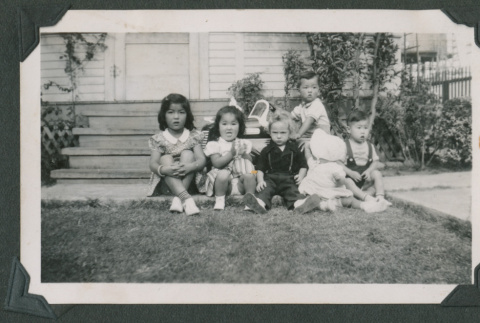 Richard Yamato and five children (ddr-densho-442-116)