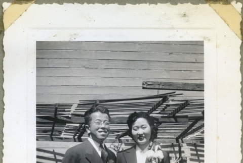 Couple posing outside (ddr-manz-4-117)