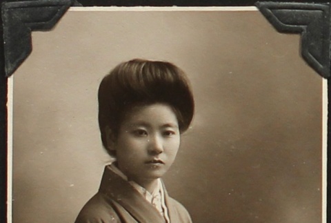 Portrait of Japanese woman in kimono (ddr-densho-259-456)