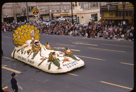 Portland Rose Festival Parade- float 39 