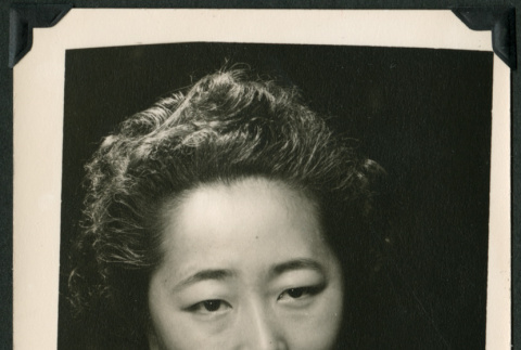 Portrait of a Nisei woman (ddr-densho-359-444)