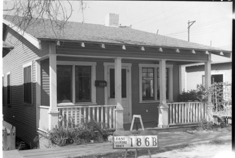 House labeled East San Pedro Tract 186B (ddr-csujad-43-31)