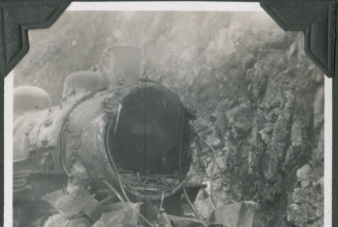 Damaged train (ddr-ajah-2-329)