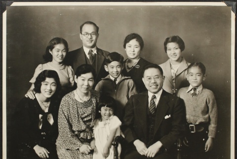 Portrait of Japanese American family (ddr-densho-259-301)