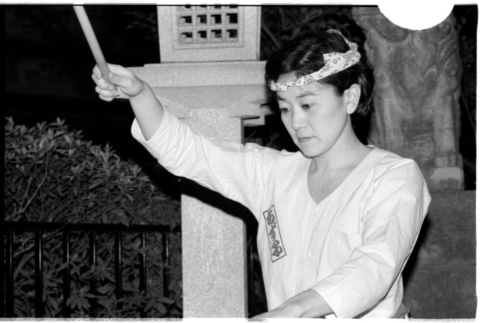 Chizuko performing taiko (ddr-densho-1007-1195)