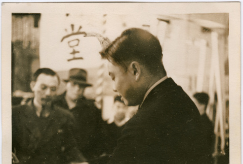 Man doing demonstration (ddr-densho-426-1876)