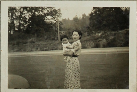 Woman and child (ddr-densho-258-37)