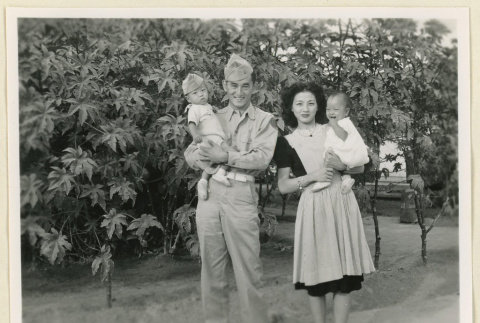 Joe Watanabe and family (ddr-densho-37-1577)