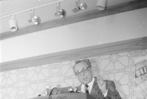 Stanley Diamond speaking (ddr-densho-1007-516)
