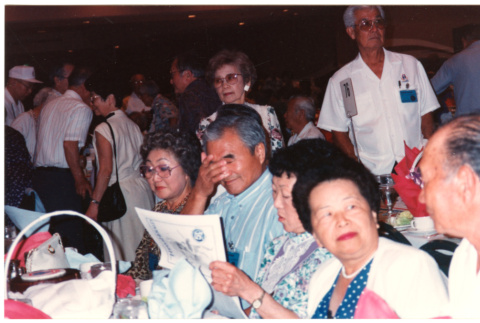 Reunion attendees at banquet (ddr-densho-368-391)