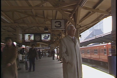 Exterior footage at Tokyo Station, part 1 (ddr-densho-1007-1721)