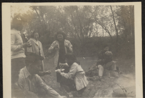 Group picnicking (ddr-densho-433-1083)