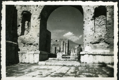 Nisei soldiers visiting Pompeii (ddr-densho-164-17)